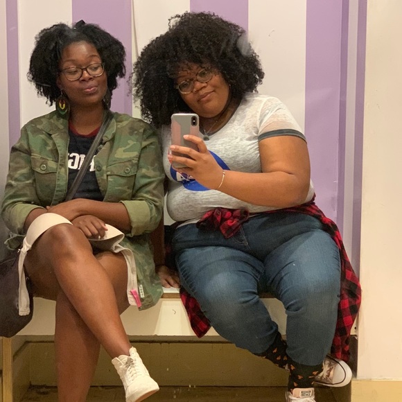 Meet your Posher, Closet Snobb - Picture 1 of 5